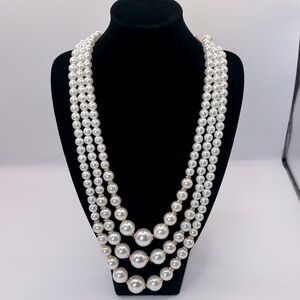 NWT Erica Lyons White Pearl Layered Necklace